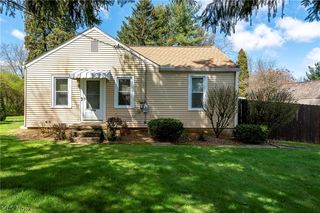 921 Applegrove St NW, North Canton, OH 44720