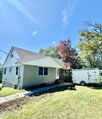 829 Long Ridge Rd, Hawley, PA 18428