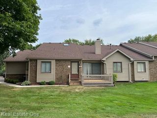 7943 Woodingham, West Bloomfield, MI 48322