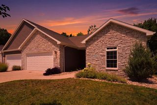 513 Williamson Cir, Angola, IN 46703