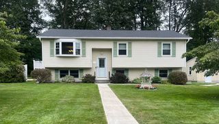17 Stanley Drive, Moosup, CT 06354