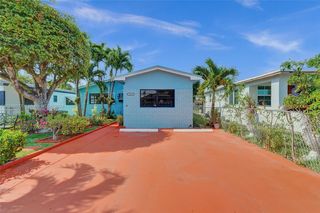 600 NW 3rd Ct, Hallandale Beach, FL 33009