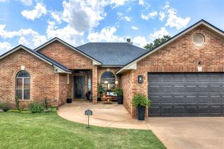 310 Shale Crst, Clinton, OK 73601