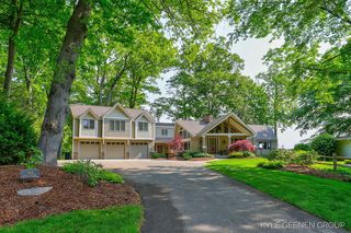 945 N  Baywood Dr, Holland, MI 49424