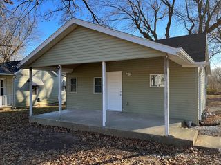 3010 W  Madison St, Springfield, MO 65802