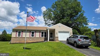 65 Vinton Dr, York, PA 17402