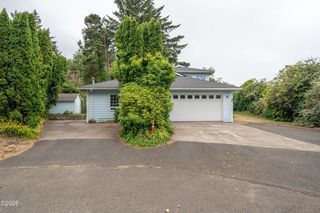 26 Jewel Ct #A & B, Depoe Bay, OR 97341