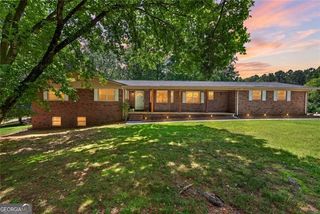 3355 Springdale Forrest Cir, Gainesville, GA 30506