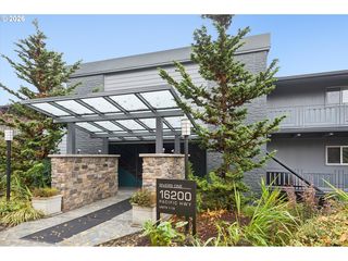 16200 Pacific Hwy #4, Lake Oswego, OR 97034
