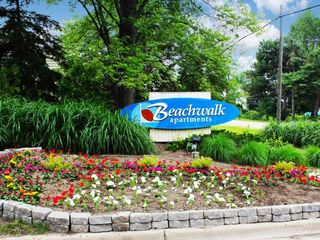 31100 Beachwalk Dr #31065-705, Novi, MI 48377
