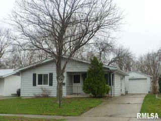 2401 Dunwich St, Springfield, IL 62702