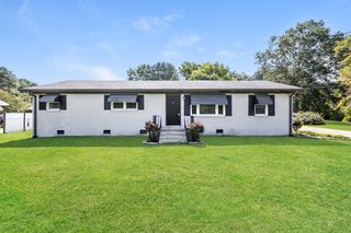 9 Circle Dr, Mauldin, SC 29662