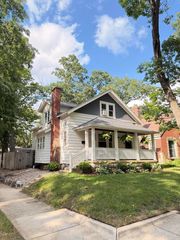 1003 Hoyt St SE, Grand Rapids, MI 49507