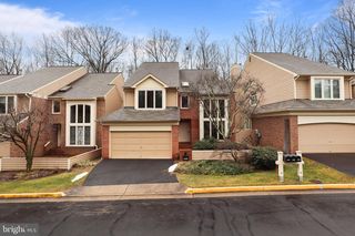 1408 Hemingway Ct, Reston, VA 20194