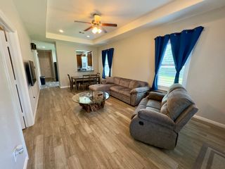 2940 Pearl Ave, Groves, TX 77619