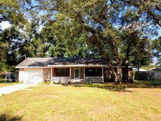 3021 N  16th Ave, Milton, FL 32583