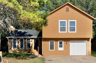 947 Mainstreet Lake Dr, Stone Mountain, GA 30088
