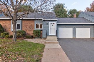 804 Sand Stone Dr, South Windsor, CT 06074