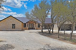 64 Mountain Valley, Concan, TX 78838