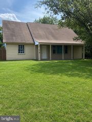 4148 Point Hollow Ln, Fairfax, VA 22033
