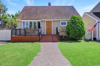 6 Spencer Street, Hicksville, NY 11801