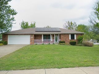 307 E  Commercial St, Pierce City, MO 65723