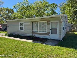 208 Shore Blvd, Bayville, NJ 08721