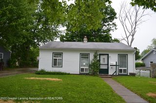 4725 Laurie Ln, Lansing, MI 48910