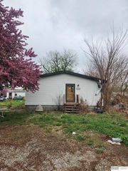 16505 Clay St, Bellevue, NE 68123
