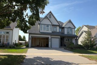 158 Fieldcrest Dr, Bartlett, IL 60103