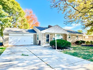 241 S  Coy Rd, Oregon, OH 43616
