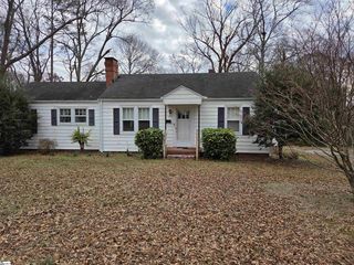 208 S  Pliney Cir, Simpsonville, SC 29681