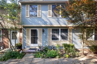 99 Quaker Ridge Dr, Akron, OH 44313
