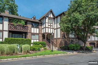 1208 Faulkner Ct, Mahwah, NJ 07430