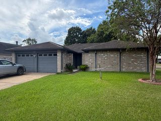757 Sugar Hill Dr, La Porte, TX 77571