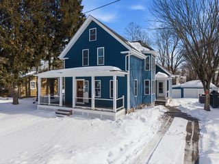 87 Pearl St, Middleboro, MA 02346