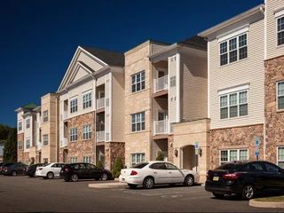 10 Sampson St #213, Saddle Brook, NJ 07663