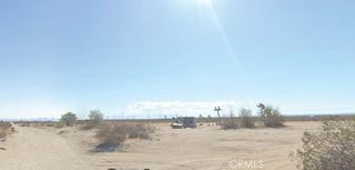 5351 Sandstone Rd, Phelan, CA 92371