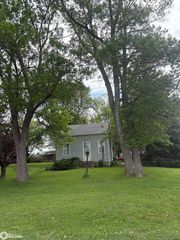 2304 Lawler St, Emmetsburg, IA 50536