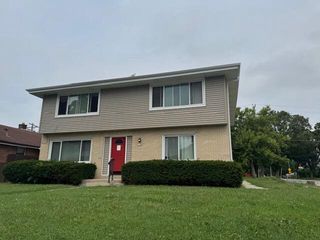 7100 West Hampton AVENUE, Milwaukee, WI 53218