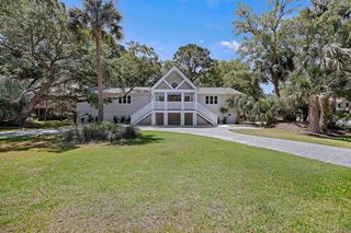 137 Sparrow Dr, Isle Of Palms, SC 29451