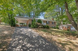 174 River View Dr, Verona, VA 24482