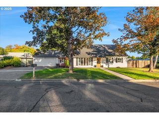 1200 N  Elm Ln, Newberg, OR 97132