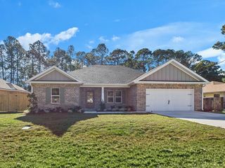 410 W  Pine St, Mary Esther, FL 32569