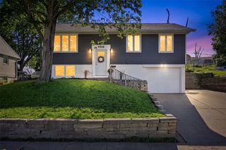 4416 Wenig Rd NE, Cedar Rapids, IA 52402