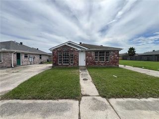 9100-02 Titans Dr, Chalmette, LA 70043