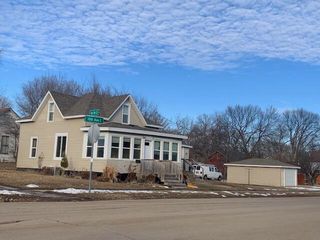 103 E  10th Ave, Webster, SD 57274