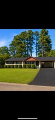 15 Greenway Dr, Jackson, TN 38305