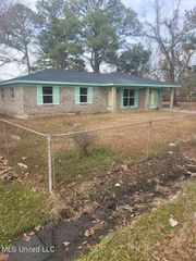 4519 Community Ave, Moss Point, MS 39563
