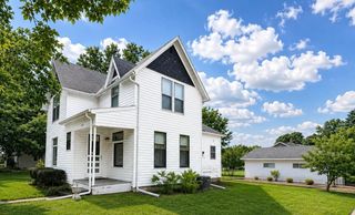 713 N  Broadway Ave, Le Roy, MN 55951